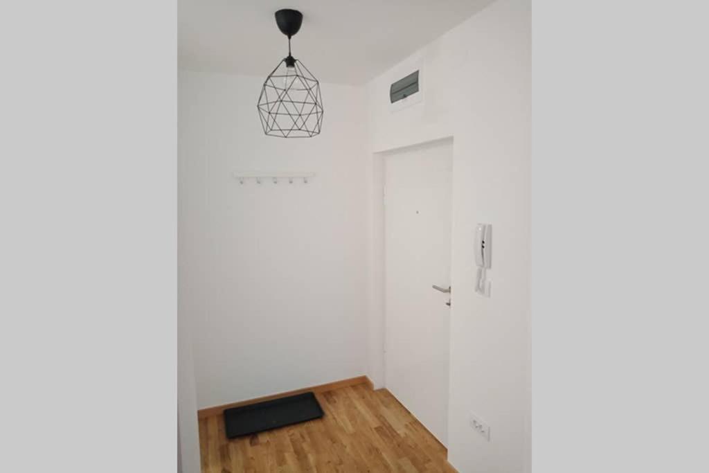Uptown Girl Appartement Belgrado Buitenkant foto